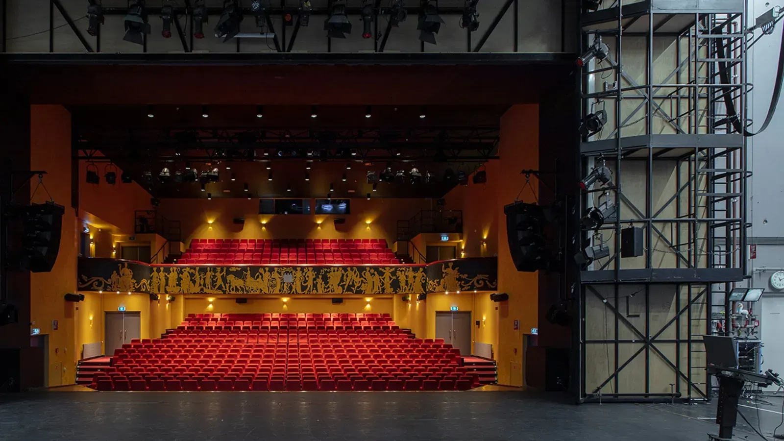De theaterzaal van Hotel Theater Figi